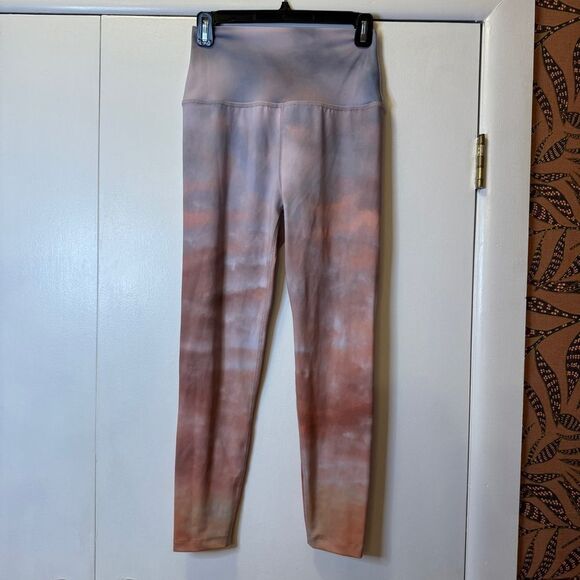 NWOT BEYOND YOGA Olympus High Waisted Midi Legging Lavender Sunset Women’s Med - Picture 1 of 6